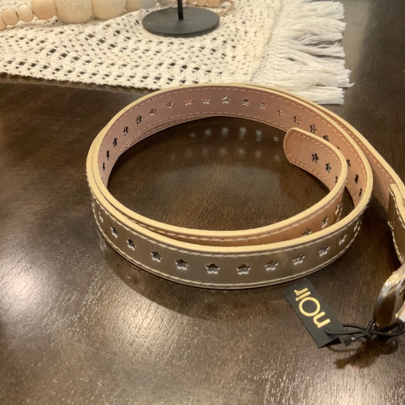 #0302 NOIR STAR GOLD BELT 40 INCH - Picture 4 of 4